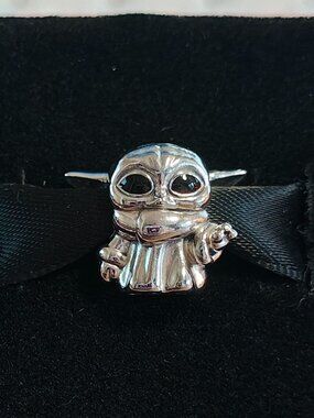 Authentic Pandora Star Wars The Child Grogu Charm – 799253C01 Sterling Silver (R